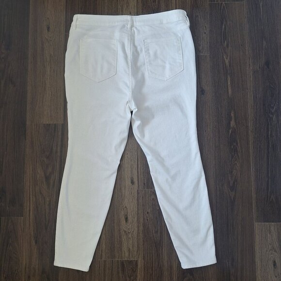 💙 Athleta White Denim Cotton Blend Stretchy - Picture 6 of 8